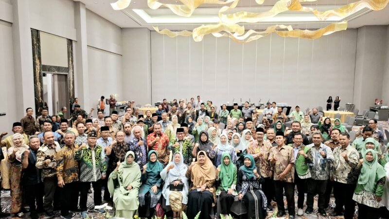 Majelis Wilayah Korp Alumni Himpunan Mahasiswa Islam (MW KAHMI) Jawa Tengah (Jateng) menyelenggarakan halal bihalal dan silaturahmi di Hotel Wahid Prime Salatiga pada Sabtu 17 Mei 2025