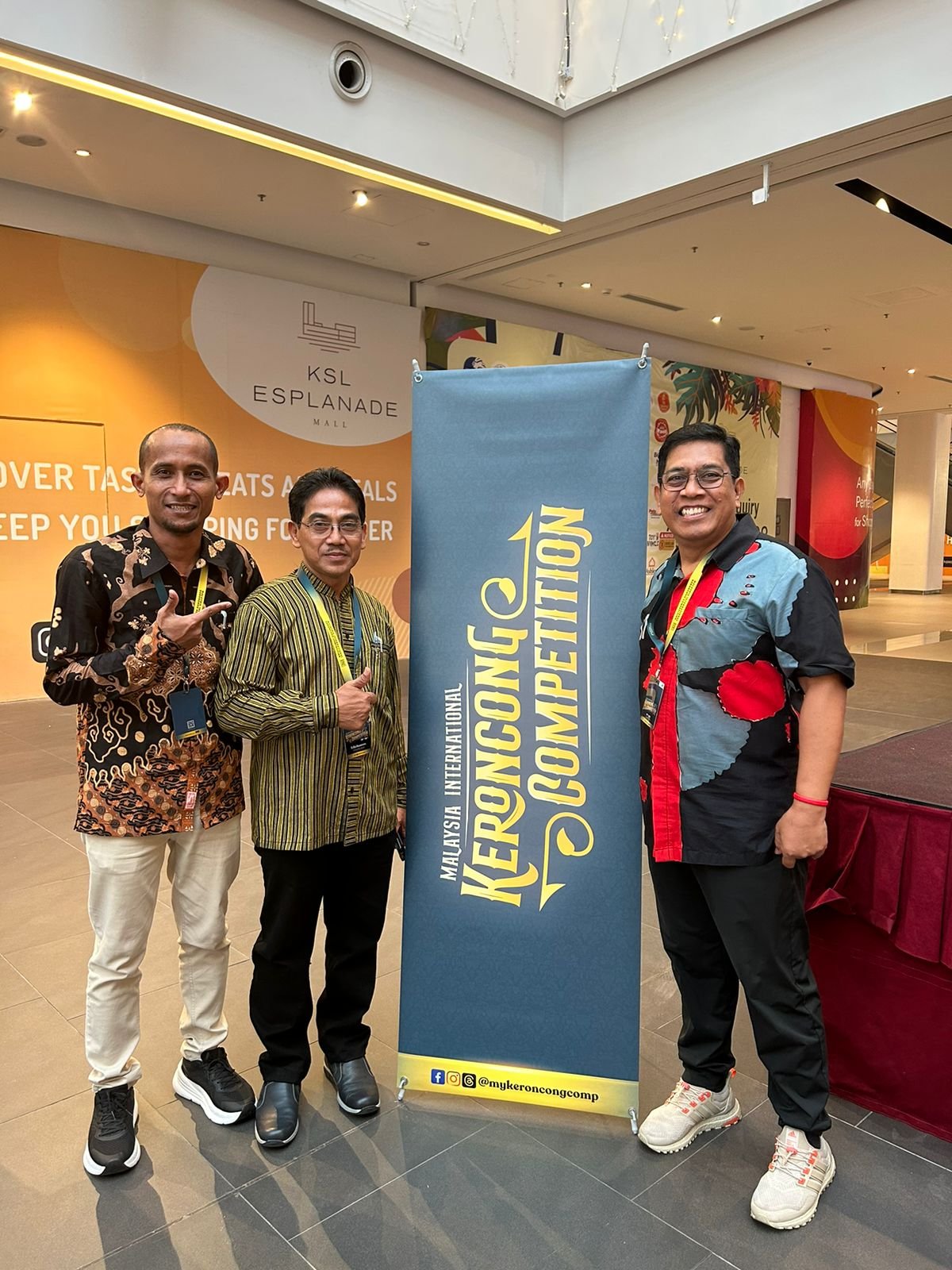 Perwakilan musisi indonesia: Abdul Rahman, Kuntoro Edi, Budi SP