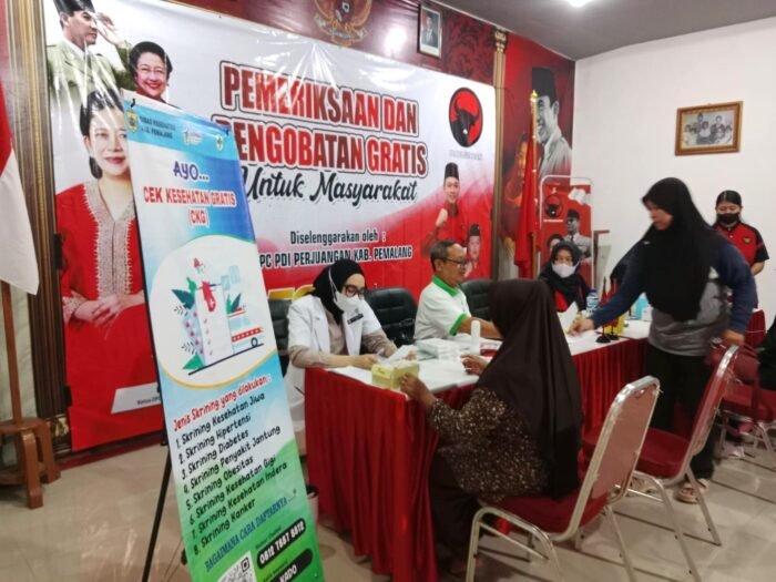 PDI Perjuangan Pemalang Gelar Pengobatan Gratis dan Dapur Marhaen