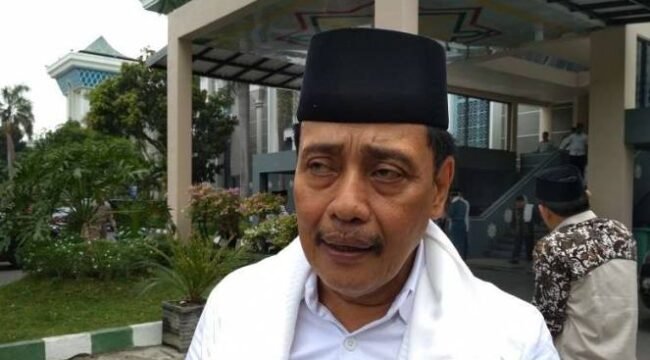 Ketua nu jatim hasan mutawakkil alallah di masjid-al akbar surabaya