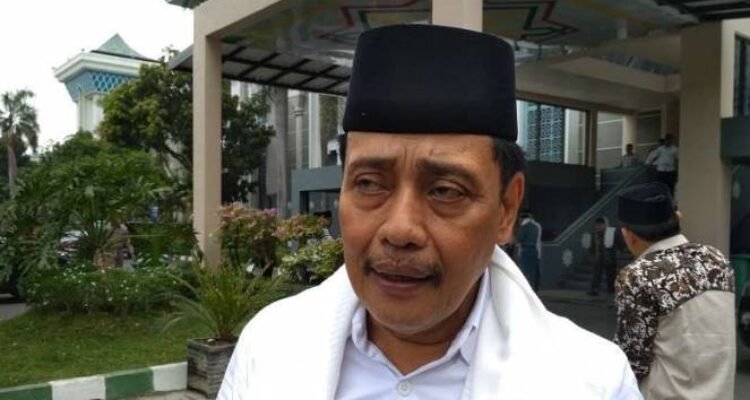 Ketua Nu Jatim Hasan Mutawakkil Alallah Di Masjid Al Akbar Surabaya