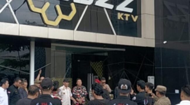 Kafe Buzz KTV Pemalang di Demo Aliansi Ormas, Ini Tuntutannya!