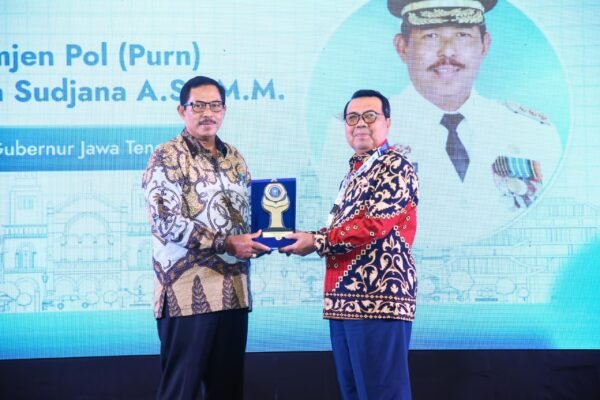 Pj Gubernur Jateng Minta Alumni UII Berkontribusi untuk Pembangunan Jawa Tengah