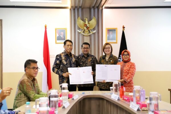 KAI Perkuat Sinergi Pengembangan Ekonomi Kreatif Melalui MoU dengan Kementerian Ekonomi Kreatif dan Mitra Strategis