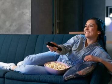 ilustrasi sedang menonton tv digital (Pixabay)
