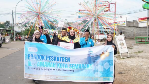 Santri Ponpes Al-Amanah Ikut Meriahkan Pawai Sambut Bulan Ramadhan 1446 Hijriah