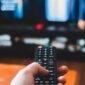 ilustrasi sedang menonton tv digital (Pixabay)