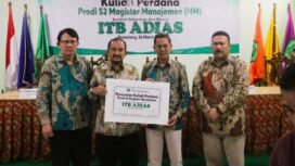 Foto Bersama Bupati Pemalang didampingi Rektor ITB Adias
