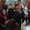 Tradisi Dugderan adalah tradisi budaya keagamaan yang ada di Kota Semarang dalam rangka menandai datangnya bulan suci Ramadan.