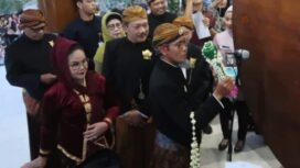 Tradisi Dugderan adalah tradisi budaya keagamaan yang ada di Kota Semarang dalam rangka menandai datangnya bulan suci Ramadan.