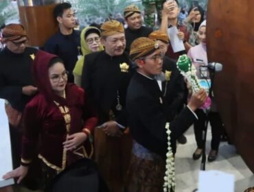 Tradisi Dugderan adalah tradisi budaya keagamaan yang ada di Kota Semarang dalam rangka menandai datangnya bulan suci Ramadan.