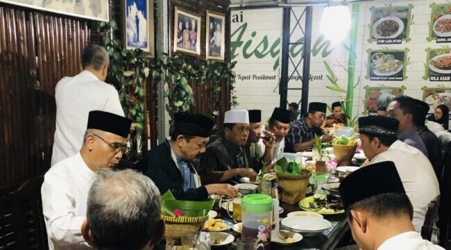 Takjil Kurma - Es Irengan Khas Kedai Aisyah Bisa Jadi Rekomendasi Tempat Berbuka Puasa