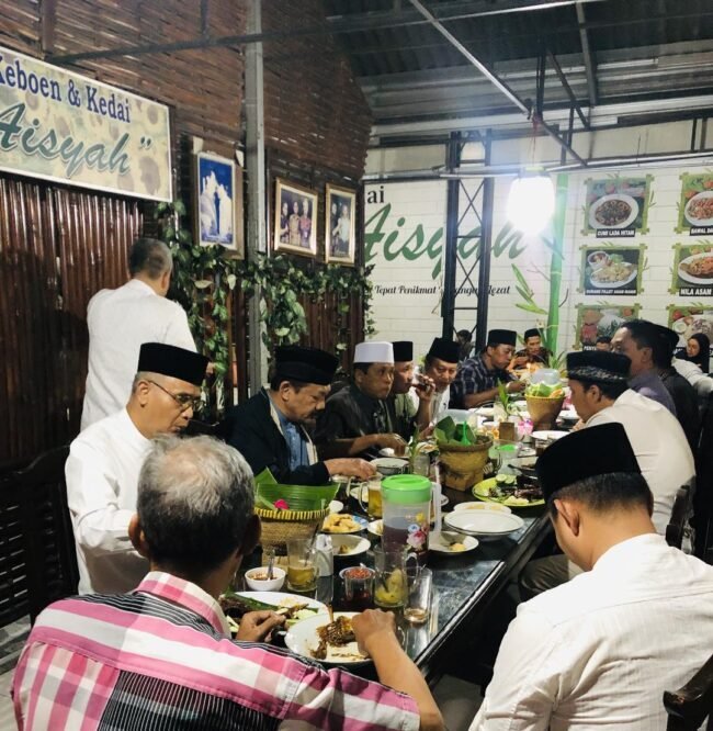 Takjil Kurma - Es Irengan Khas Kedai Aisyah Bisa Jadi Rekomendasi Tempat Berbuka Puasa