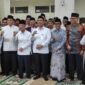 Wakil Gubernur Jawa Tengah, Taj Yasin Maimoen saat foto bersama peserta dan tamu undangan pada penutupan Pesantren Ramadan Pelajar Nasional (PRPN) Ke-3, di Masjid Agung Jawa Tengah (MAJT), Rabu, 5 Maret 2025.