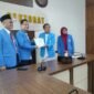 Rektor Unimus Prof Dr Masrukhi didampingi Wakil Rektor I Dr. Budi Santosa, M.Si., Med, Wakil Rektor II Dr. Hardi Winoto, M.Si dan Wakil Rektor III Dr. Eny Winaryati, M.Pd menunjukkan SK Akreditasi Unggul kepada wartawan di ruang Rektorat Unimus, Jumat 7 Maret 2025.