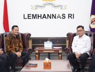 Ketua Umum DPN ADKASI Siswanto., S.Pd., MH beserta calon jajaran pengurus melakukan silaturahmi dan audiensi dengan Gubernur Lemhanas RI DR. H. TB Ace Hasan Syadzily di Gedung Nusantara II Gedung Lemhannas, Rabu, 5 Maret 2025.