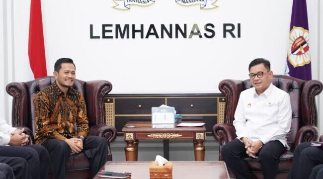 Ketua Umum DPN ADKASI Siswanto., S.Pd., MH beserta calon jajaran pengurus melakukan silaturahmi dan audiensi dengan Gubernur Lemhanas RI DR. H. TB Ace Hasan Syadzily di Gedung Nusantara II Gedung Lemhannas, Rabu, 5 Maret 2025.