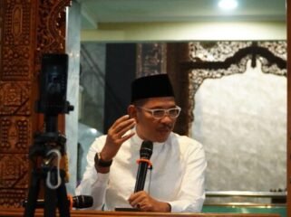 Prof Dr. KH Abu Rokhmad, MAg yang merupakan guru Besar UIN Walisongo Semarang dan Dirjen Bimas Islam Kementerian Agama RI,