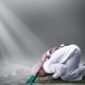 Orang sedang sholat (Freepik)