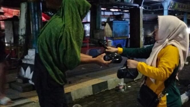 
					Ikatan Istri Karyawan Perhutani KPH Pemalang Gelar Sahur On The Road
