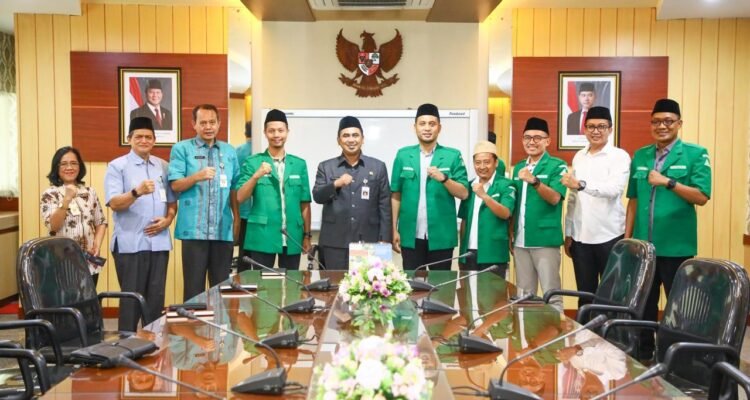 Wagub Taj Yasin, ketika menerima Shidqon Prabowo, Ketua terpilih Pimpinan Wilayah (PW) Ansor Jawa Tengah periode 2025-2029 di kantornya, Selasa 18 Maret 2025
