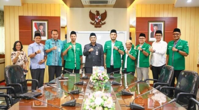 Wagub Taj Yasin, ketika menerima Shidqon Prabowo, Ketua terpilih Pimpinan Wilayah (PW) Ansor Jawa Tengah periode 2025-2029 di kantornya, Selasa 18 Maret 2025