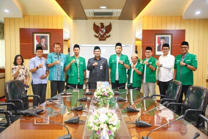 Wagub Taj Yasin, ketika menerima Shidqon Prabowo, Ketua terpilih Pimpinan Wilayah (PW) Ansor Jawa Tengah periode 2025-2029 di kantornya, Selasa 18 Maret 2025