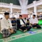 Rektor Undip Prof Dr Suharnomo SE MSi Tengah)