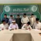 Tausiah tersebut ditandatangani oleh Ketua Komisi Fatwa dan Sekretaris Dr. KH. Fadlolan Musyaffa’, Lc. MA dan Prof. Dr. KH. Ahmad Izzuddin, M.Ag serta Dewan Pimpinan MUI Provinsi Jateng, Ketua: Dr. KH Ahmad Darodji, Sekretaris: Drs. KH Muhyiddin, M. Ag