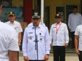 Bupati Pemalang Mansur Hidayat menggelar Apel akbar di Halaman Balai Desa Bojongnangka, Kecamatan Pemalang, Jawa Tengah, pada Rabu 15 Januari 2025.