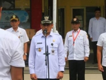 Bupati Pemalang Mansur Hidayat menggelar Apel akbar di Halaman Balai Desa Bojongnangka, Kecamatan Pemalang, Jawa Tengah, pada Rabu 15 Januari 2025.