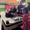 Bupati Pemalang Anom Widiyantoro membuka Kejuaraan Kabupaten Catur Tahun 2025 di SMP Negeri 4 Pemalang, Minggu (13/4/2025).