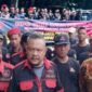 etua DPC Grib Jaya Pemalang, Muliadi (tengah) saat memberikan keterangan kepada wartawan usai aksi damai di TPA Pesalakan