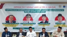 Senator Abdul Kholik, Wakil Gubernur Jateng Taj Yasin Maimoen, Wakil Ketua DPRD Jateng Sarif Abdillah, dan Ketua Departemen Politik dan Ilmu Pemerintahan Undip, Nur Hidayat Sardini, pada FGD di kantor DPD Perwajilan Jateng, Rabu 23 April 2025.