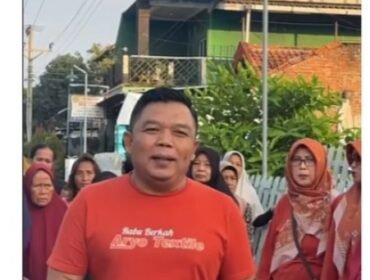 Rabu Berkah, H Aryo Berbagi Ratusan Nasi Bungkus untuk Masyarakat
