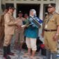 Pemkab Salurkan Bantuan Banjir Rob Desa Pesantren