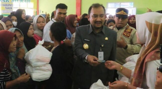 Bupati Anom Senang Saksikan Kemeriahan Pasar Murah
