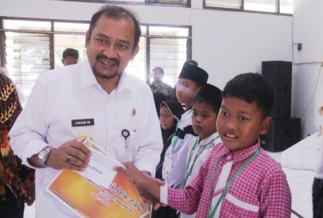 
					Paguyuban Pedagang Pasar Tiban Pemalang Santuni 91 Anak Yatim Piatu