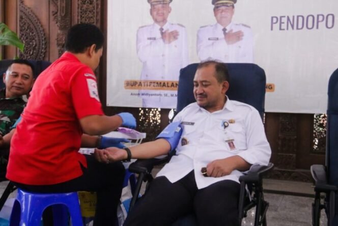 
					Bupati Anom Imbau Warganya Lakukan Donor Darah