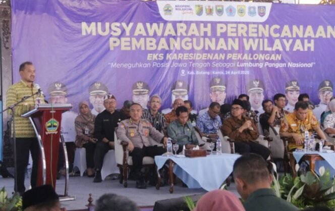 
					Bupati Pemalang mengahdiri acara Musrenbang