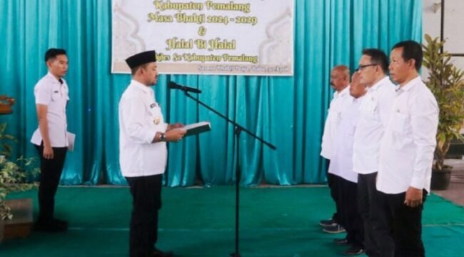 Bupati Anom Minta Sekretaris Desa Bekerja dengan Hati