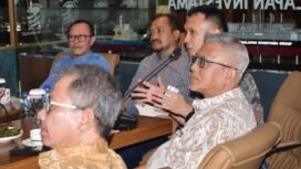 Bupati Pemalang, Anom Widiantoro, bersama Direktur Utama PDAM Tirta Mulya Pemalang, Slamet Effendi, menghadiri acara pemaparan kerja sama investasi Sistem Penyediaan Air Minum (SPAM) yang diselenggarakan oleh PT Tigalapan Adam Internasional, Jakarta pada Kamis 15 Mei 2025