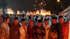 Kakanwil Kemenag Jateng turut dalam festival lampion dalam puncak perayaan Tri Suci Waisak 2569 Buddhist Era (BE)/2025 M