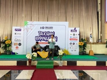 Talkshow Kepenulisan special Road to Comfest X yang diadakan oleh Himpunan Mahasiswa Jurusan (HMJ) Komunikasi Penyiaran Islam (KPI) Fakultas Dakwah dan Komunikasi UIN Walisongo Semaran