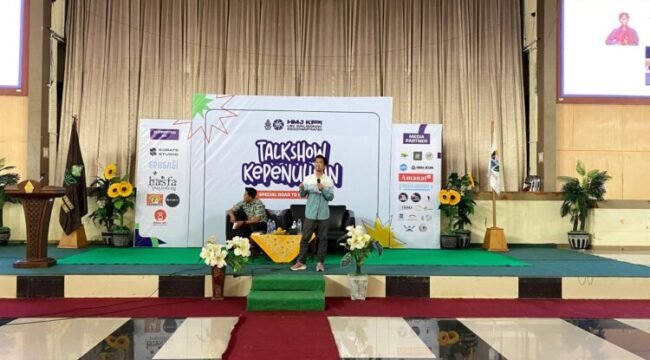 Talkshow Kepenulisan special Road to Comfest X yang diadakan oleh Himpunan Mahasiswa Jurusan (HMJ) Komunikasi Penyiaran Islam (KPI) Fakultas Dakwah dan Komunikasi UIN Walisongo Semaran