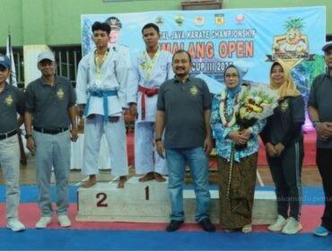 Sebanyak 298 atlet karate dari 18 kontingen yang berasal dari Kabupaten Kudus, Banyumas, Batang dan Pekalongan bertanding untuk memperebutkan gelar juara pada Karate Championship Pemalang Open Bupati Cup III 2025.