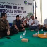 Kesatuan Nelayan Tradisional Indonesia (KNTI) memperingati hari ulang tahunnya yang ke-16 dengan mengelar acara di halaman Kantor Sekretariat KNTI, Desa Ketapang, Kecamatan Ulujami, Kabupaten Pemalang, pada Kamis 15 Mei 2025