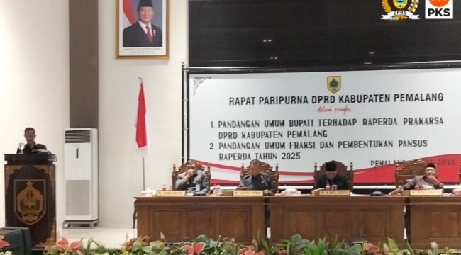 Pembacaan Pandangan Umum Fraksi PKS  terhadap Propemperda Kab. Pemalang 2025 oleh Sekretaris Fraksi PKS Daliwan, S.Pd