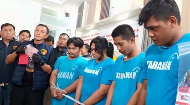 Empat wartawan gadungan yang melakukan pemerasan ke sejumlah orang ditangkap Polda Jateng
