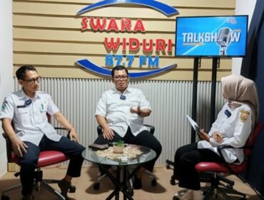 Dialog kesehatan di LPPL Radio Swara Widuri (RSW) 87,7 FM dengan tema Cek Kesehatan Gratis (CKG), Rabu (11/6/2025).